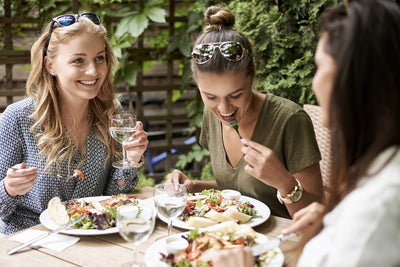 7 Ways to Handle Social Situations on a Keto Diet
